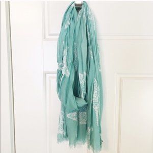 8/1 BANANA REPUBLIC SCARF